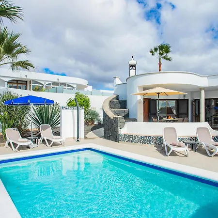 Vakantiehuis Gorgeous In Palmas Playa Blan With Private Swimming Pool, Be Inside Or Outside