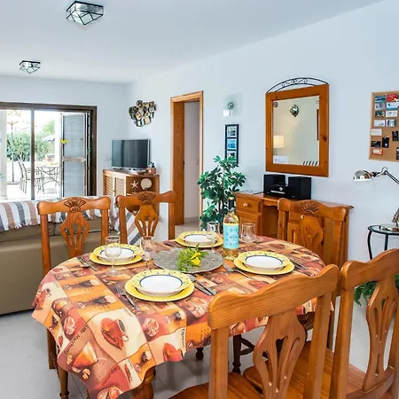 Gorgeous In Palmas Playa Blan With Private Swimming Pool, Be Inside Or Outside Holiday home Playa Blanca (Lanzarote)