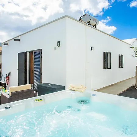 Gorgeous In Palmas Playa Blan With Private Swimming Pool, Be Inside Or Outside * Playa Blanca (Lanzarote)