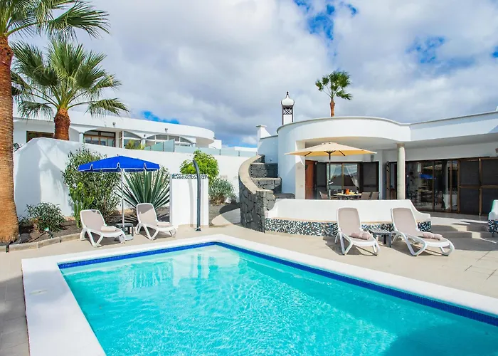 Hébergement de vacances Gorgeous In Palmas Playa Blan With Private Swimming Pool, Be Inside Or Outside